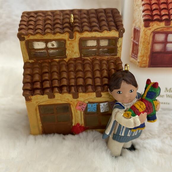 2007 Hallmark Keepsake Ornament- Joy to the World Collection- Mexico - Picture 1 of 5